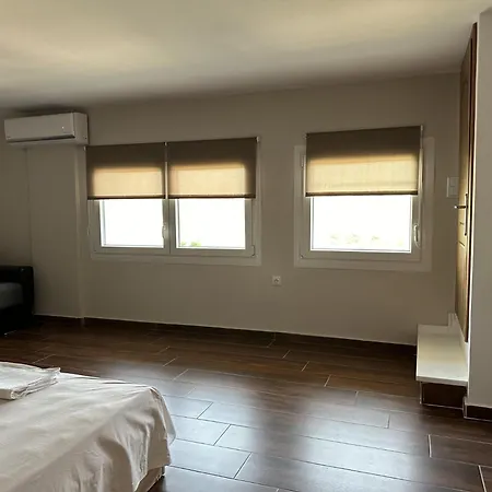 Apartment 82